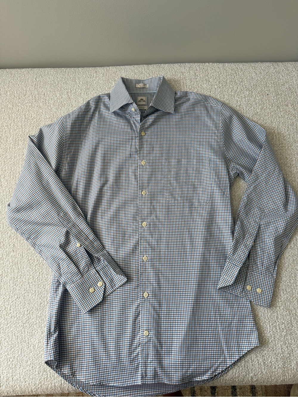 Peter Millar Nano luxe Easy-care Men’s Button Down. Size 15.5 Reg. Blue/Tan.